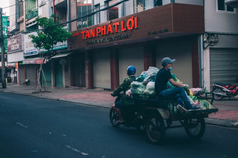 Xe đón khách buổi sáng