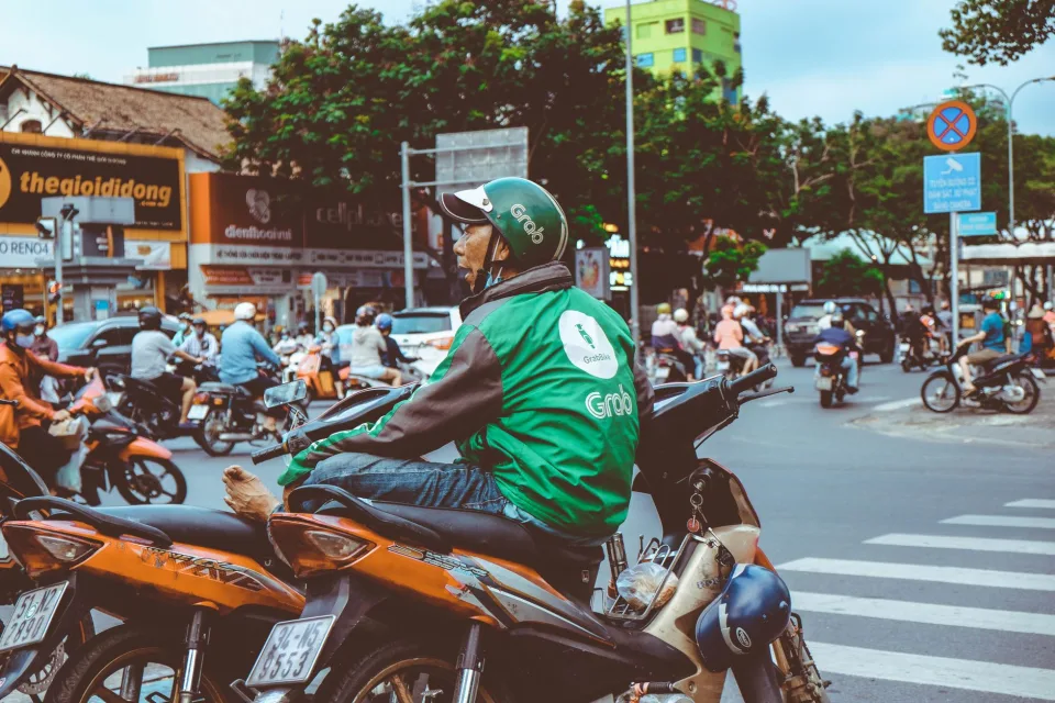 Xe đỗ sẵn trước cửa
